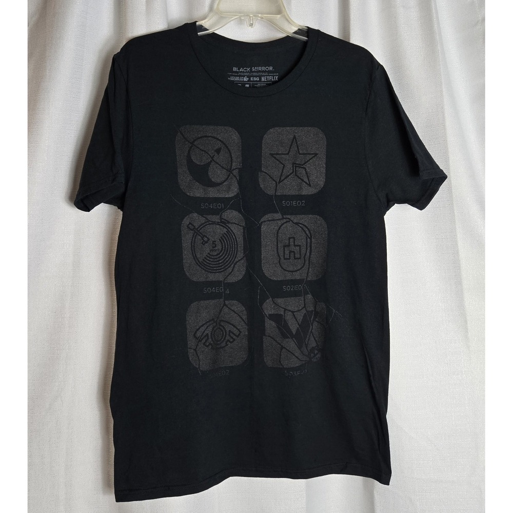 Black Mirror T-Shirt Men's Medium Dystopian Spooky Netflix Loot Crate 2019 NWOT‎